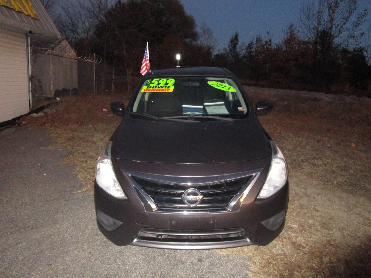 2015 Gray Nissan Versa 1.6 S 5M (3N1CN7AP1FL) with an 1.6L L4 DOHC 16V engine, 5-Speed Automati transmission, located at 2553 Airline Blvd, Portsmouth, VA, 23701, (757) 488-8331, 36.813889, -76.357597 - ***VEHICLE TERMS*** Down Payment: $599 Weekly Payment: $100 APR: 23.9% Repayment Terms: 42 Months *** CALL 757-488-8331 TO SCHEDULE YOUR APPOINTMENT TODAY AND GET PRE-APPROVED RIGHT OVER THE PHONE*** - Photo#2